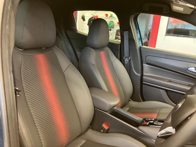 ジュニア イブリダ　プレミアム　ツートンボディカラー　マッサージ機能付き運転席パワーシート　ｕｃｃｏｎｅｃｔ　ＡｐｐｌｅＣａｒｐｌａｙ　ＡｎｄｒｏｉｄＡｕｔｏ　アダプティブクルーズコントロール　ＤＮＡモードセレクター　バックカメラ（14枚目）