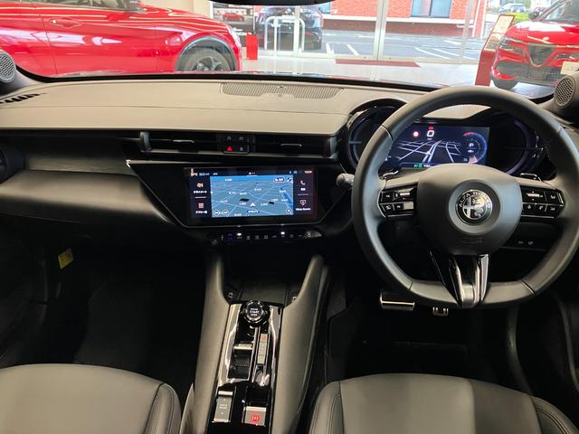 ジュニア イブリダ　プレミアム　ツートンボディカラー　マッサージ機能付き運転席パワーシート　ｕｃｃｏｎｅｃｔ　ＡｐｐｌｅＣａｒｐｌａｙ　ＡｎｄｒｏｉｄＡｕｔｏ　アダプティブクルーズコントロール　ＤＮＡモードセレクター　バックカメラ（16枚目）