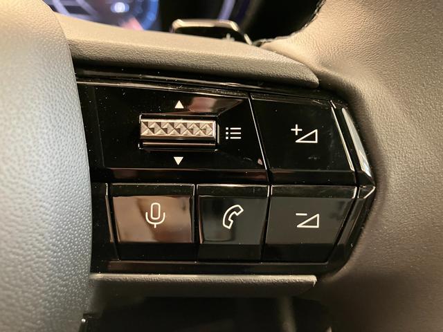 ジュニア イブリダ　プレミアム　ツートンボディカラー　マッサージ機能付き運転席パワーシート　ｕｃｃｏｎｅｃｔ　ＡｐｐｌｅＣａｒｐｌａｙ　ＡｎｄｒｏｉｄＡｕｔｏ　アダプティブクルーズコントロール　ＤＮＡモードセレクター　バックカメラ（23枚目）