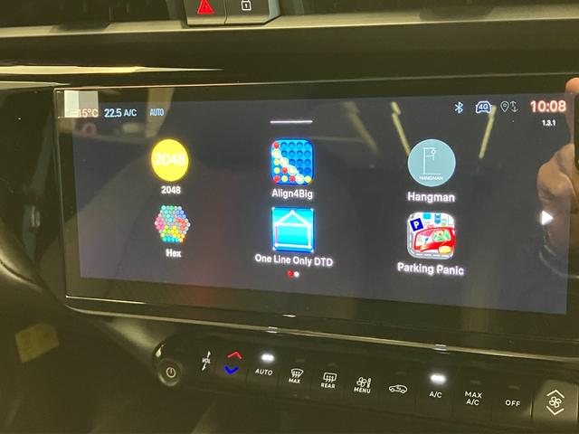 ジュニア イブリダ　プレミアム　ツートンボディカラー　マッサージ機能付き運転席パワーシート　ｕｃｃｏｎｅｃｔ　ＡｐｐｌｅＣａｒｐｌａｙ　ＡｎｄｒｏｉｄＡｕｔｏ　アダプティブクルーズコントロール　ＤＮＡモードセレクター　バックカメラ（35枚目）