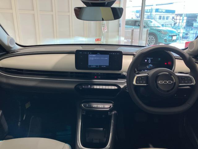 ６００ハイブリッド ラ　プリマ　ＡｐｐｌｅＣａｒＰｌａｙ＆ＡｎｄｒｏｉｄＡｕｔｏ対応　アダプティブクルーズコントロール　マッサージ機能付きパワーシート　シートヒーター　パワーバックドア　ブラインドスポットモニター（15枚目）