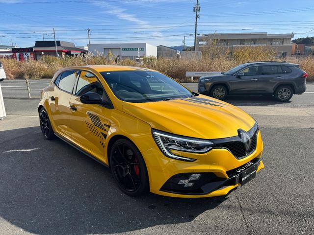 メガーヌ R.S.ウルティム 世界限定1976台 最終モデル(6枚目)