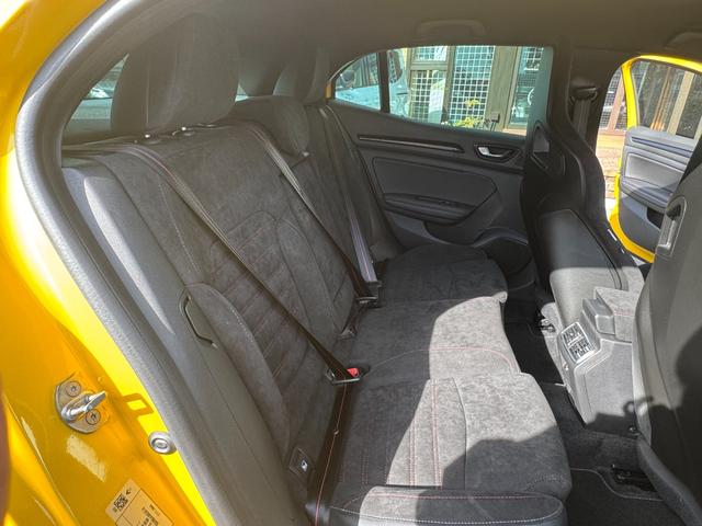 メガーヌ R.S.ウルティム 世界限定1976台 最終モデル(16枚目)