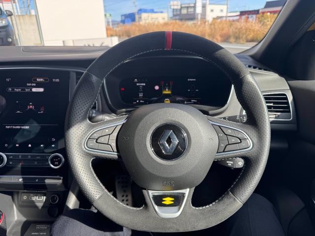 メガーヌ R.S.ウルティム 世界限定1976台 最終モデル(23枚目)