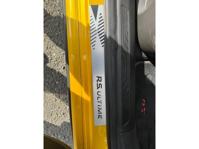 メガーヌ R.S.ウルティム 世界限定1976台 最終モデル(39枚目)