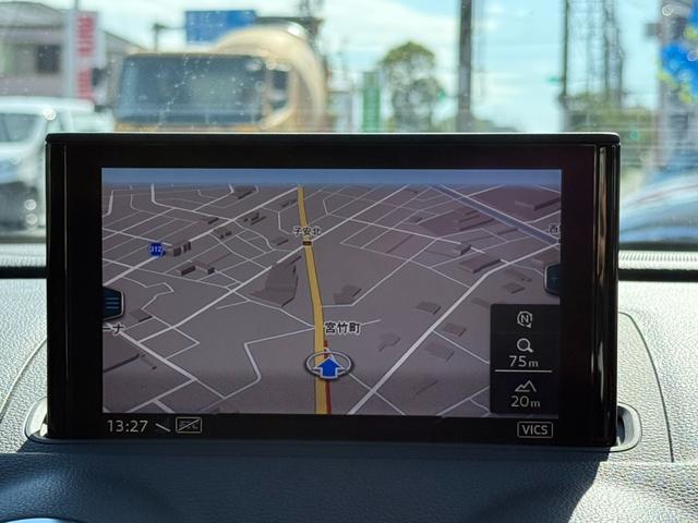 ＲＳ３スポーツバック ベースグレード　純正ナビ・ＴＶ　バックカメラ　Ｂｌｕｅｔｏｏｔｈ　黒革シート　ＥＴＣ　左右独立エアコン　シートヒーター　マトリクスＬＥＤライト（16枚目）