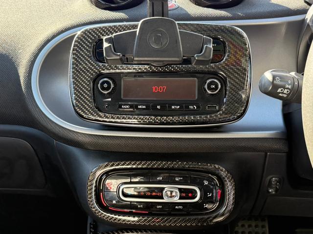 スマートフォーフォー プライム レザーシート シートヒーター Bluetooth LEDヘッドライト クルーズコントロール バックカメラ サンルーフ(17枚目)