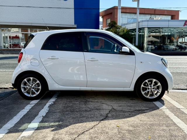 スマートフォーフォー パッション　社外ナビ・ＴＶ　バックカメラ　クルーズコントロール　クリアランスソナー　パーキングセンサー　シートヒーター　ＥＴＣ（7枚目）