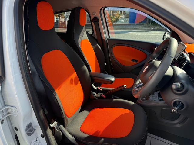 スマートフォーフォー パッション　社外ナビ・ＴＶ　バックカメラ　クルーズコントロール　クリアランスソナー　パーキングセンサー　シートヒーター　ＥＴＣ（10枚目）