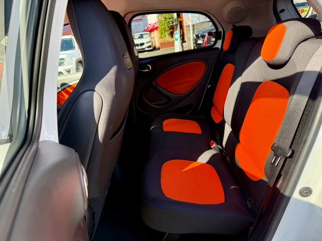 スマートフォーフォー パッション　社外ナビ・ＴＶ　バックカメラ　クルーズコントロール　クリアランスソナー　パーキングセンサー　シートヒーター　ＥＴＣ（13枚目）