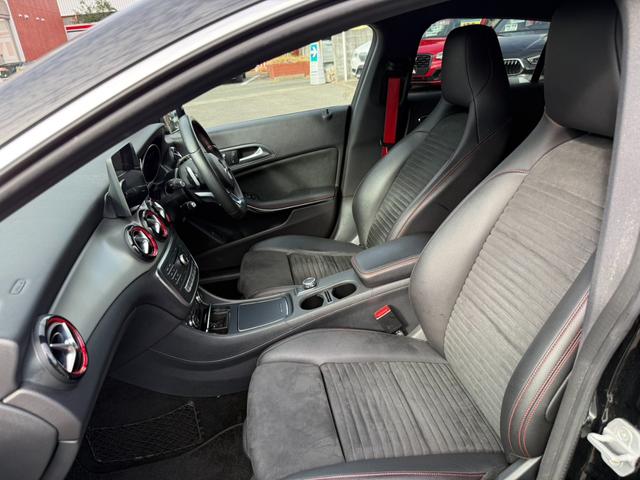 ＣＬＡクラス シューティングブレーク ＣＬＡ２５０シュポルト４マチック　シューティングブレーク　純正ナビ・ＴＶ　バックカメラ　Ｂｌｕｅｔｏｏｔｈ　シートヒーター　パワーバックドア　パワーシート　ハーフレザーシート　ＥＴＣ　左右独立エアコン（12枚目）