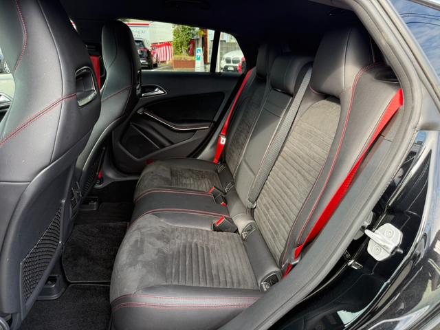 ＣＬＡクラス シューティングブレーク ＣＬＡ２５０シュポルト４マチック　シューティングブレーク　純正ナビ・ＴＶ　バックカメラ　Ｂｌｕｅｔｏｏｔｈ　シートヒーター　パワーバックドア　パワーシート　ハーフレザーシート　ＥＴＣ　左右独立エアコン（13枚目）