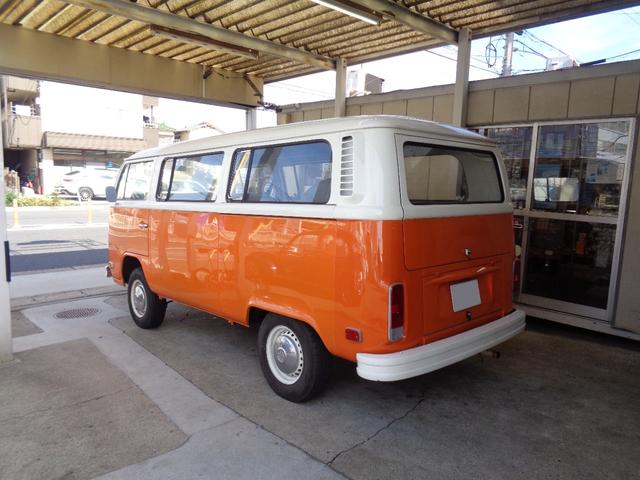 タイプII レイトバス ウォークスルーシート べバストヒーター VW純正ホイール Fディスクブレーキ 左ハンドル 1600cc 12V(5枚目)