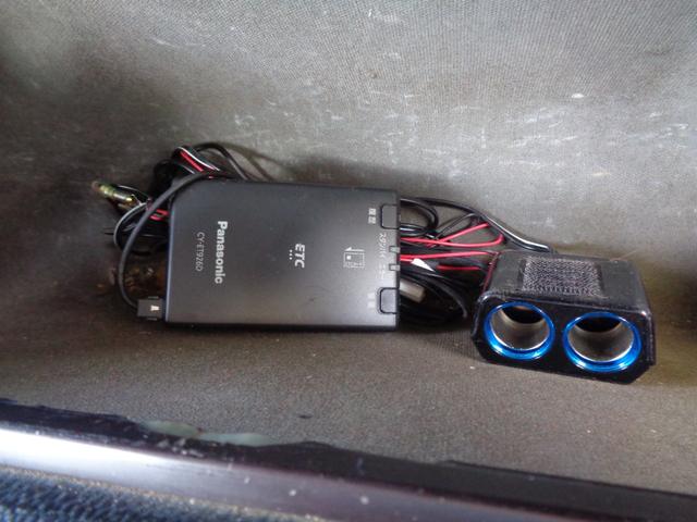 タイプII レイトバス ウォークスルーシート べバストヒーター VW純正ホイール Fディスクブレーキ 左ハンドル 1600cc 12V(11枚目)