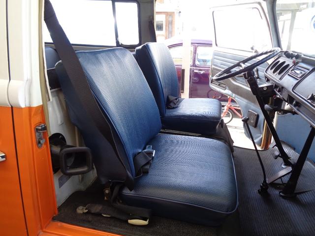 タイプII レイトバス ウォークスルーシート べバストヒーター VW純正ホイール Fディスクブレーキ 左ハンドル 1600cc 12V(14枚目)