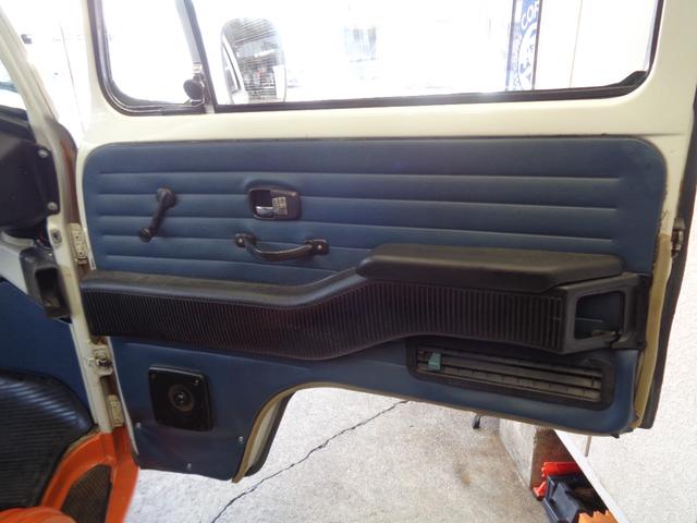 タイプII レイトバス ウォークスルーシート べバストヒーター VW純正ホイール Fディスクブレーキ 左ハンドル 1600cc 12V(16枚目)