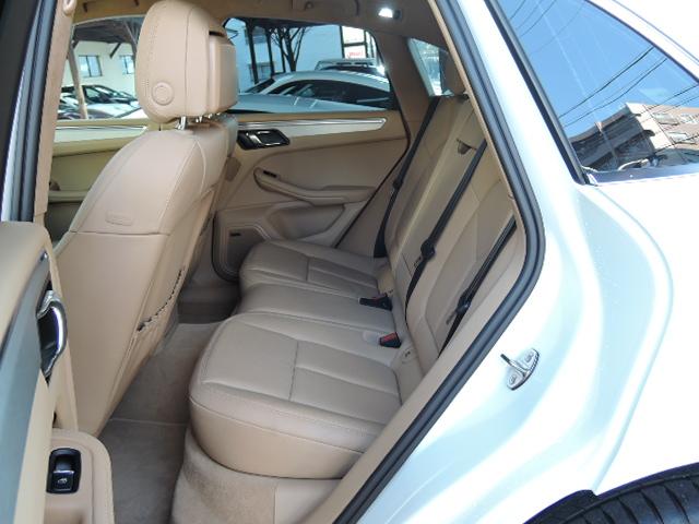 マカン ターボ 3.6 PDK ディーラー車(17枚目)