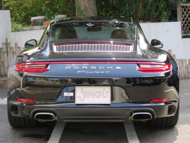 ９１１カレラ４　ディーラー車　レザーインテリア　純正２０インチＡＷ　ＬＥＤヘッドライト　前後パークセンサー　ＰＡＳＭ　エントリードライブ　カラークレスト　シートヒーター　ＢＯＳＥ　ステアリングヒーター(8枚目)