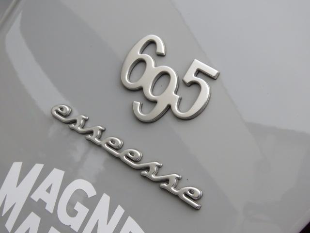 アバルト695 エッセエッセ ベースグレード 限定車 左ハンドル 5MT ワンオーナー D車 サベルト製カーボンスポーツシート アクラポビッチスポーツエグゾースト 純正17インチホワイトAW ブレンボキャリパー アジャスタブルリヤスポイラー(18枚目)