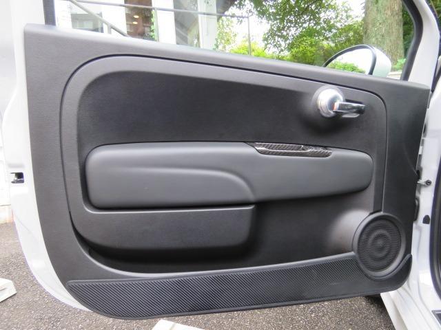 アバルト695 エッセエッセ ベースグレード 限定車 左ハンドル 5MT ワンオーナー D車 サベルト製カーボンスポーツシート アクラポビッチスポーツエグゾースト 純正17インチホワイトAW ブレンボキャリパー アジャスタブルリヤスポイラー(22枚目)