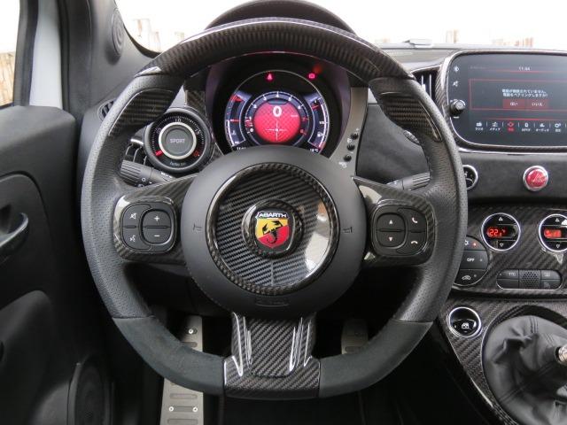 アバルト695 エッセエッセ ベースグレード 限定車 左ハンドル 5MT ワンオーナー D車 サベルト製カーボンスポーツシート アクラポビッチスポーツエグゾースト 純正17インチホワイトAW ブレンボキャリパー アジャスタブルリヤスポイラー(30枚目)