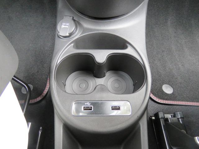 アバルト695 エッセエッセ ベースグレード 限定車 左ハンドル 5MT ワンオーナー D車 サベルト製カーボンスポーツシート アクラポビッチスポーツエグゾースト 純正17インチホワイトAW ブレンボキャリパー アジャスタブルリヤスポイラー(33枚目)