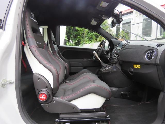 アバルト695 エッセエッセ ベースグレード 限定車 左ハンドル 5MT ワンオーナー D車 サベルト製カーボンスポーツシート アクラポビッチスポーツエグゾースト 純正17インチホワイトAW ブレンボキャリパー アジャスタブルリヤスポイラー(40枚目)