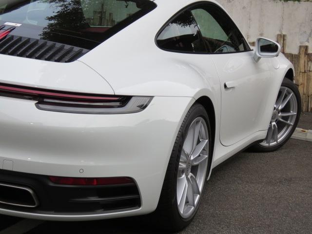 911 911カレラ ディーラー車 右ハンドル レザーシート レザーインテリア シートヒーター スポーツクロノ エントリードライブ パワーステアリングプラス LEDヘッドライト 純正フロント19リヤ20インチAW(17枚目)