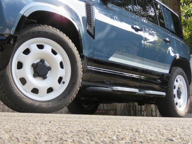 ディフェンダー 　カウンティエクステリアパックキュレーテッドフォージャパン　日本限定３００台　レザーシート　シートヒーター　純正２０インチＡＷ　エアサスペンション　ＬＥＤヘッドライト（8枚目）