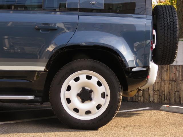 ディフェンダー 　カウンティエクステリアパックキュレーテッドフォージャパン　日本限定３００台　レザーシート　シートヒーター　純正２０インチＡＷ　エアサスペンション　ＬＥＤヘッドライト（12枚目）