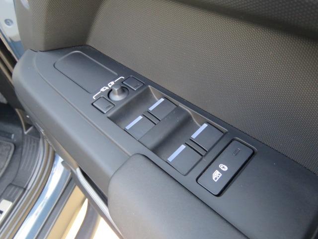 ディフェンダー 　カウンティエクステリアパックキュレーテッドフォージャパン　日本限定３００台　レザーシート　シートヒーター　純正２０インチＡＷ　エアサスペンション　ＬＥＤヘッドライト（27枚目）