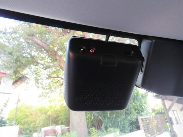 ディフェンダー 　カウンティエクステリアパックキュレーテッドフォージャパン　日本限定３００台　レザーシート　シートヒーター　純正２０インチＡＷ　エアサスペンション　ＬＥＤヘッドライト（53枚目）