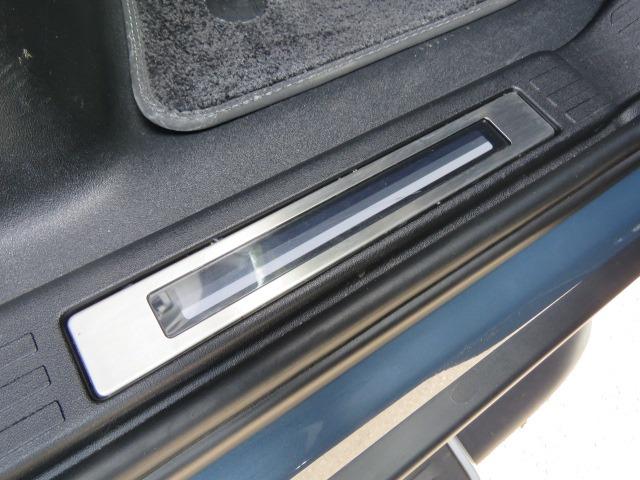 ディフェンダー 　カウンティエクステリアパックキュレーテッドフォージャパン　日本限定３００台　レザーシート　シートヒーター　純正２０インチＡＷ　エアサスペンション　ＬＥＤヘッドライト（66枚目）