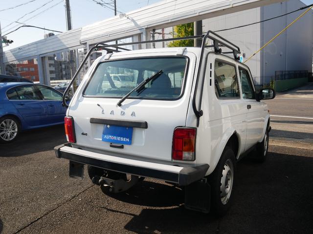 ニーバ 　４ｘ４（2枚目）