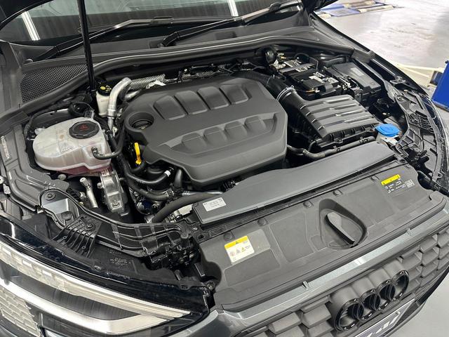 Ａ３セダン ４０ＴＦＳＩクワトロ　Ｓライン　ワンオーナー２３年モデル　オプションボディカラーパノラマサンルーフ　コンビニエンス・アシスタンスＰＫＧ　ＳｌｉｎｅプラスＰＫＧ　ナビゲーションＰＫＧ　マトリクスＬＥＤヘッドライト　ブラックスタイリング（28枚目）