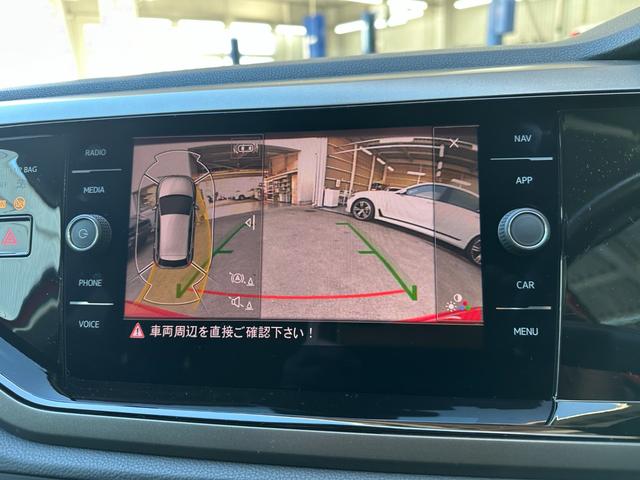 パークセンサー付きバックカメラです。パーキングアシスト装備で駐車も楽です。