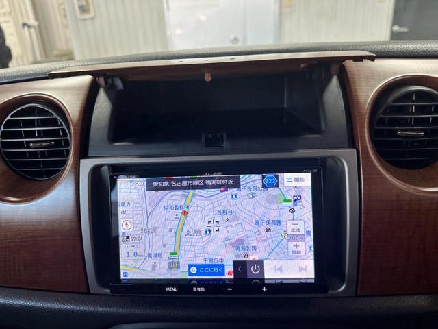 �i�r�㕔�Ɏ��[�|�P�b�g���������܂��B