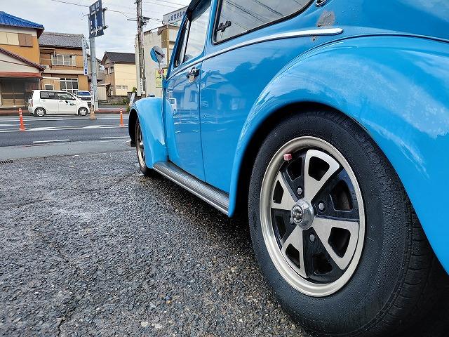 ビートル ベースグレード　ＶＩＮＴＡＧＥスタイル　２インチナロービーム　ＷＥＢＥＲキャブ　９１４スタイルアルミ　社外マフラー（6枚目）