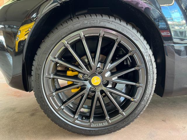 アバルト６９５ 　１８０ｐｓ／ＬＨ５ＭＴ／国内未導入モデル／ＰＡＣＫ　６９５　ＹＥＬＬＯＷ　ＢＲＥＭＢＯキャリパー・サイドドアミラー・バンパートリム・カラーシートベルト／パーキングセンサー／オートライト／レインセンサー（18枚目）