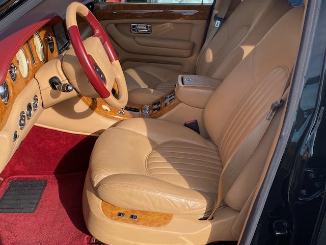 アルナージ レッドレーベル　正規ディーラー車　ＤＶＤ視聴　ヘッドレストモニター　ピクニックテーブル　　Ｖ８ターボ（9枚目）