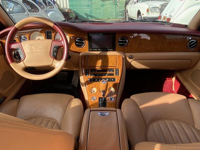 アルナージ レッドレーベル　正規ディーラー車　ＤＶＤ視聴　ヘッドレストモニター　ピクニックテーブル　　Ｖ８ターボ（16枚目）