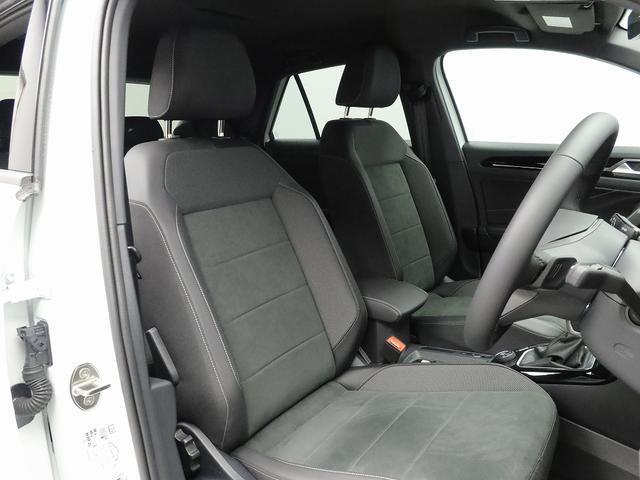 T-ロック TDI 4モーション ブラックスタイル 認定中古車 LEDマトリックスヘッドライト IQ.LIGHT アダプティブクルーズコントロール 18インチアルミホイールパワーテールゲート シティエマージェンシーブレーキ フルオートエアコン(10枚目)