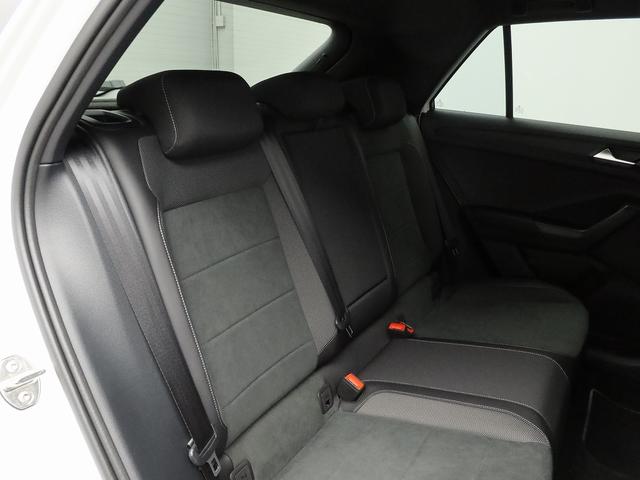 T-ロック TDI 4モーション ブラックスタイル 認定中古車 LEDマトリックスヘッドライト IQ.LIGHT アダプティブクルーズコントロール 18インチアルミホイールパワーテールゲート シティエマージェンシーブレーキ フルオートエアコン(11枚目)