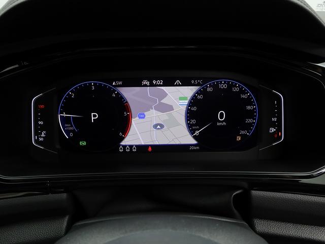 T-ロック TDI 4モーション ブラックスタイル 認定中古車 LEDマトリックスヘッドライト IQ.LIGHT アダプティブクルーズコントロール 18インチアルミホイールパワーテールゲート シティエマージェンシーブレーキ フルオートエアコン(14枚目)