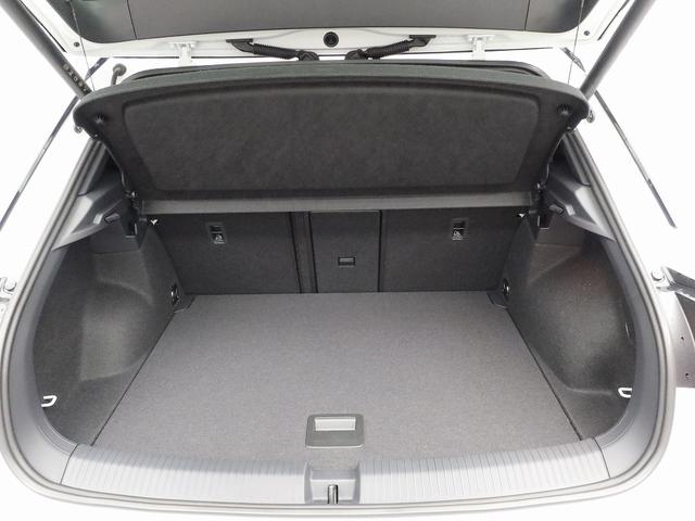 T-ロック TDI 4モーション ブラックスタイル 認定中古車 LEDマトリックスヘッドライト IQ.LIGHT アダプティブクルーズコントロール 18インチアルミホイールパワーテールゲート シティエマージェンシーブレーキ フルオートエアコン(24枚目)