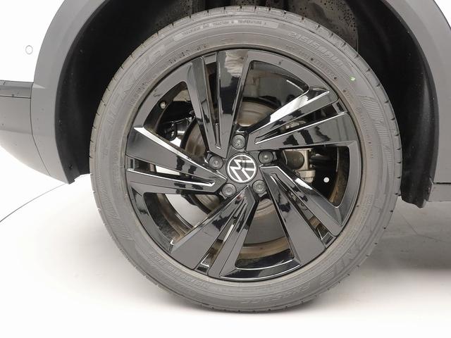 T-ロック TDI 4モーション ブラックスタイル 認定中古車 LEDマトリックスヘッドライト IQ.LIGHT アダプティブクルーズコントロール 18インチアルミホイールパワーテールゲート シティエマージェンシーブレーキ フルオートエアコン(29枚目)