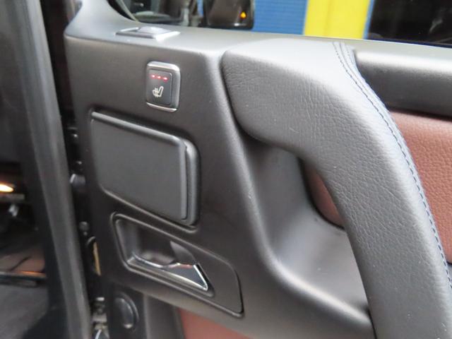 Gクラス G350d ラグジュアリーパッケージ 1オーナー 禁煙 サンルーフ 茶革シート シートヒーター ハーマンカードン ブラインドスポットモニター バックカメラ G550用ヒマラヤグレーホイール Bluetooth(29枚目)