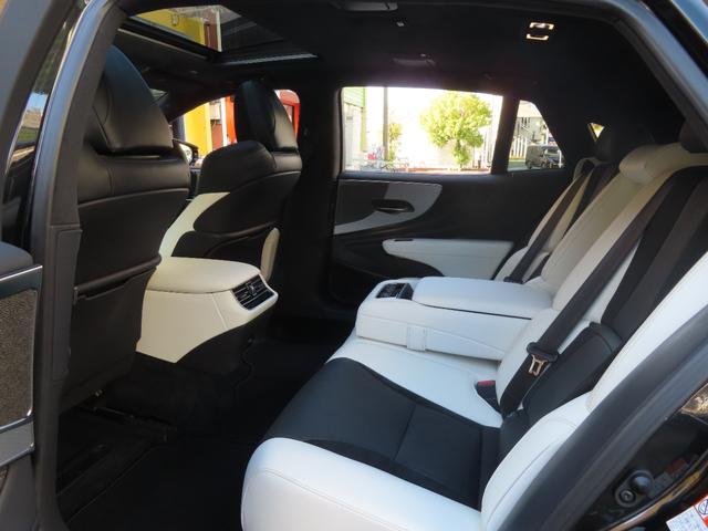 ＬＳ ＬＳ５００　Ｆスポーツ　ＴＲＤエアロ、２０２３後期改良モデル　トランクスポイラー　白黒革シート　サンルーフ　３眼ＬＥＤヘッド　シートヒーター　エアーシート　ヘッドアップディスプレイ　マークレビンソン　デジタルインナーミラー（33枚目）