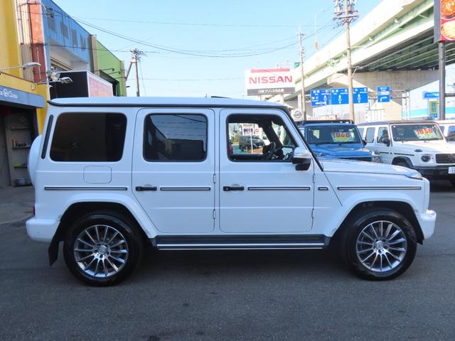 Gクラス G400d AMGライン マヌファクトゥーアプログラムプラス ラグジュアリーパッケージ 禁煙 サンルーフ 赤革 シートヒーター エアーシート ブラインドスポットモニター デジタルインナーミラー 360°カメラ ブルメスター(10枚目)