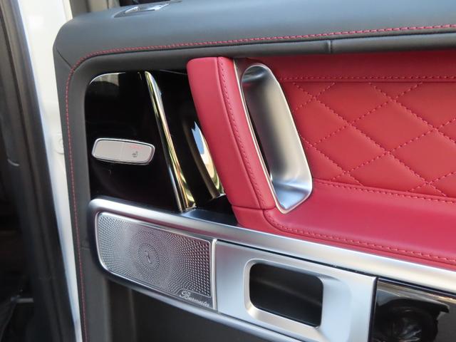 Gクラス G400d AMGライン マヌファクトゥーアプログラムプラス ラグジュアリーパッケージ 禁煙 サンルーフ 赤革 シートヒーター エアーシート ブラインドスポットモニター デジタルインナーミラー 360°カメラ ブルメスター(30枚目)